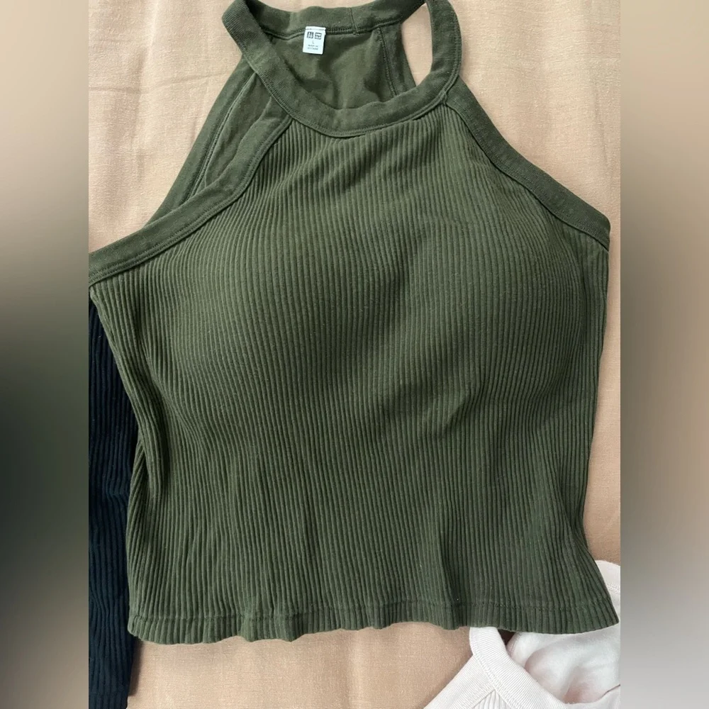 Uniqlo Women's Ribbed Tank built in bra White, Pink,Olive,Tan&black. 5 tops - Picture 9 of 12